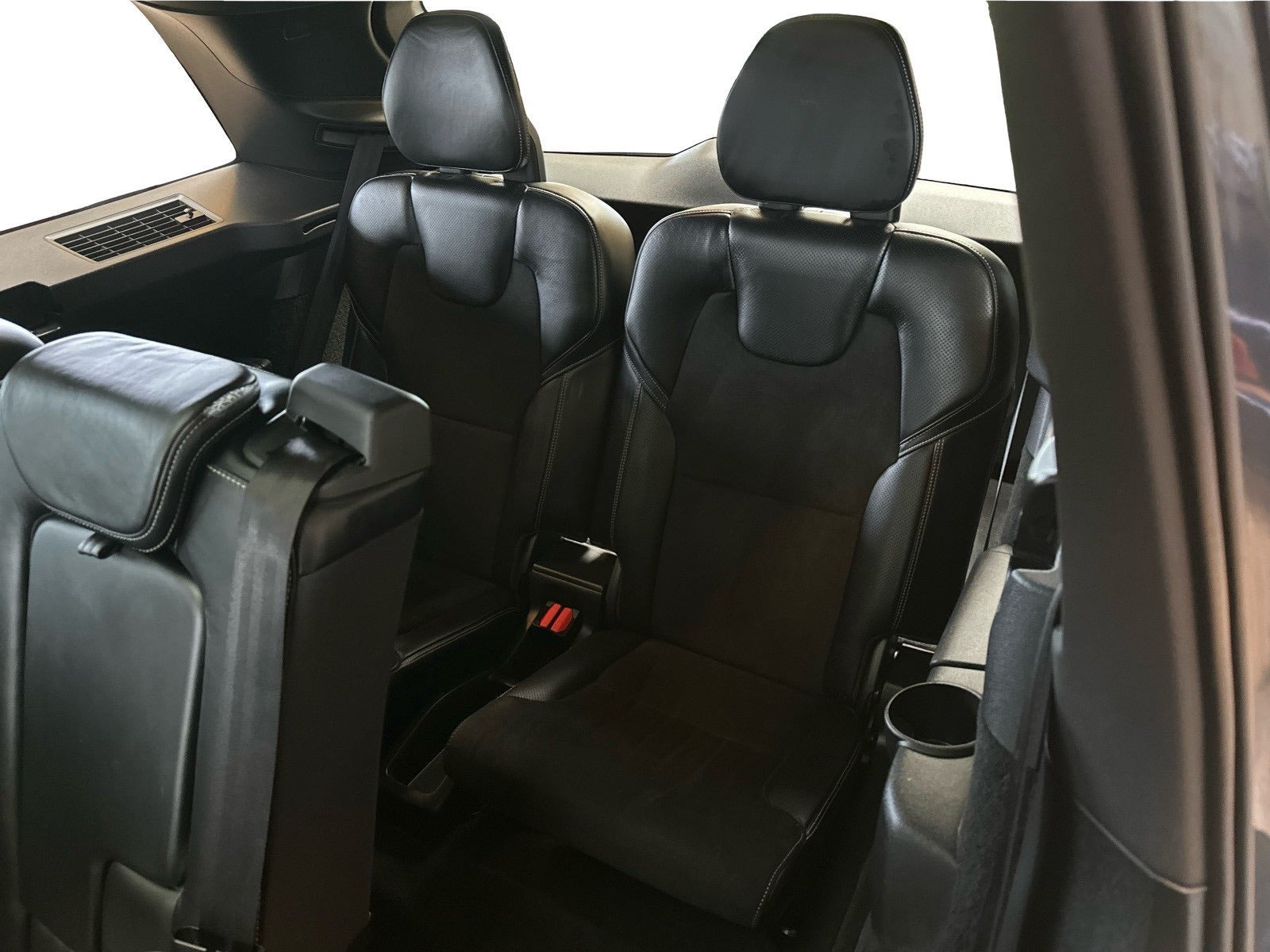 Grå Volvo XC90 fra 2019