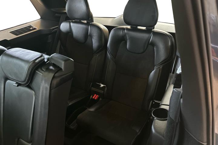 Grå Volvo XC90 fra 2019