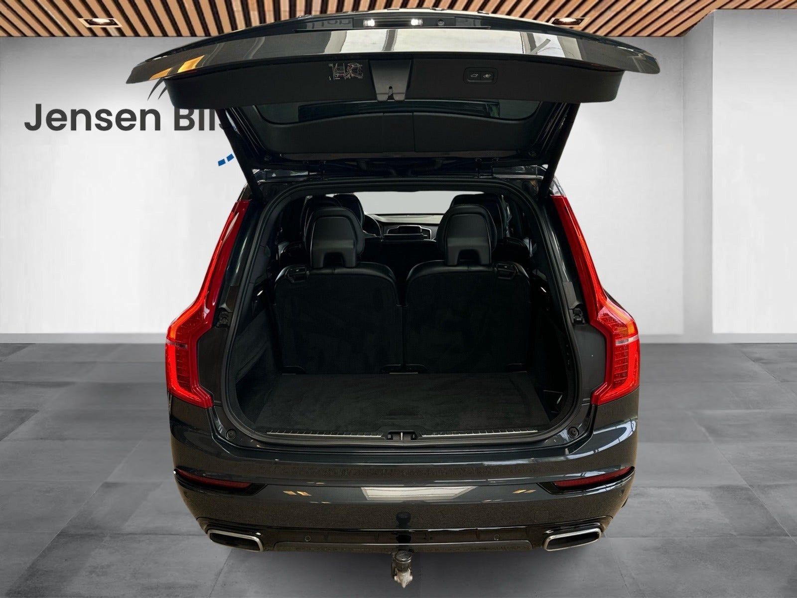 Grå Volvo XC90 fra 2019