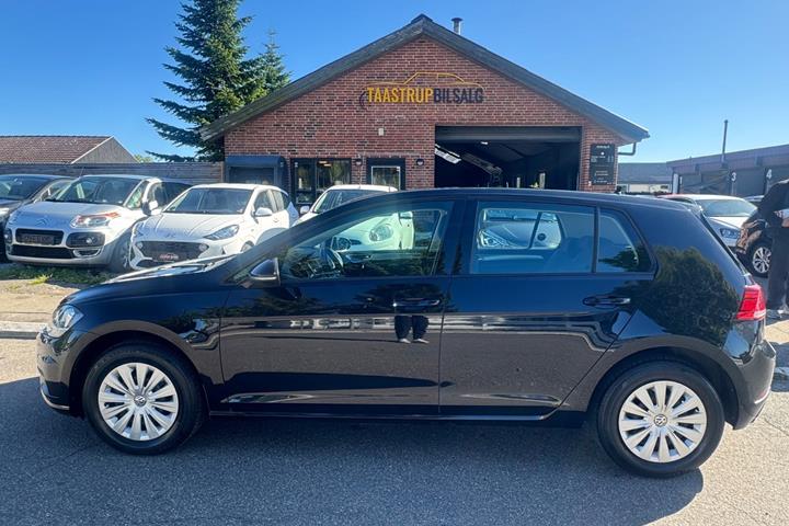 Sort VW Golf VII fra 2018