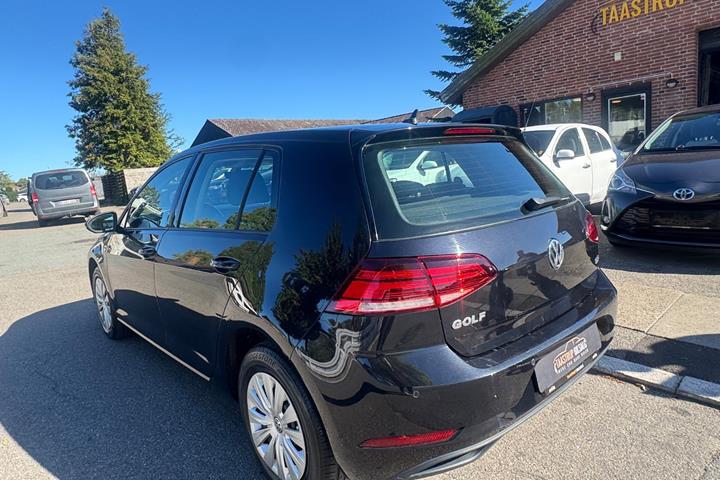 Sort VW Golf VII fra 2018