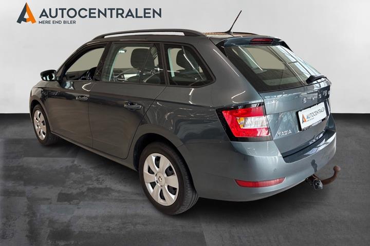 Grå Skoda Fabia fra 2020