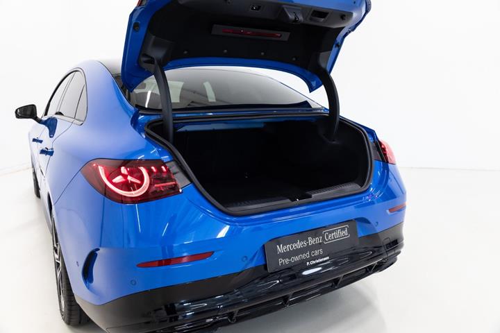 Blå Mercedes CLA250+ fra 2025