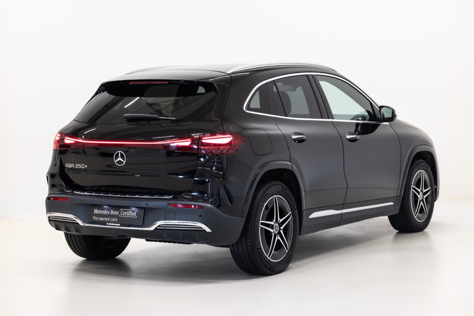 Sort Mercedes EQA250+ fra 2025