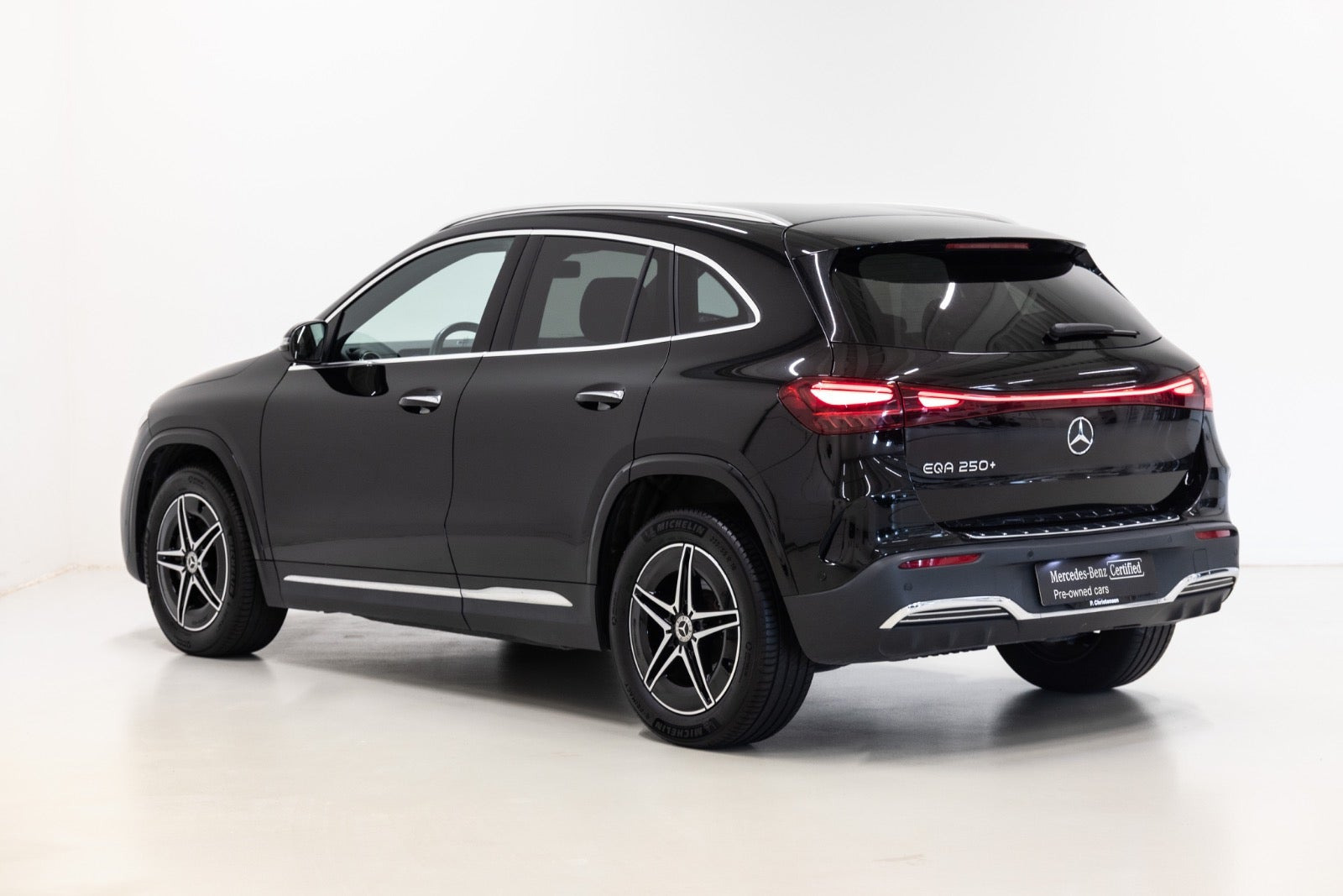 Sort Mercedes EQA250+ fra 2025