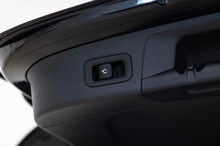 Sort Mercedes EQA250+ fra 2025