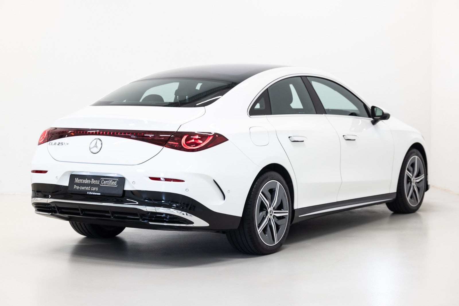 Hvid Mercedes CLA250+ fra 2025