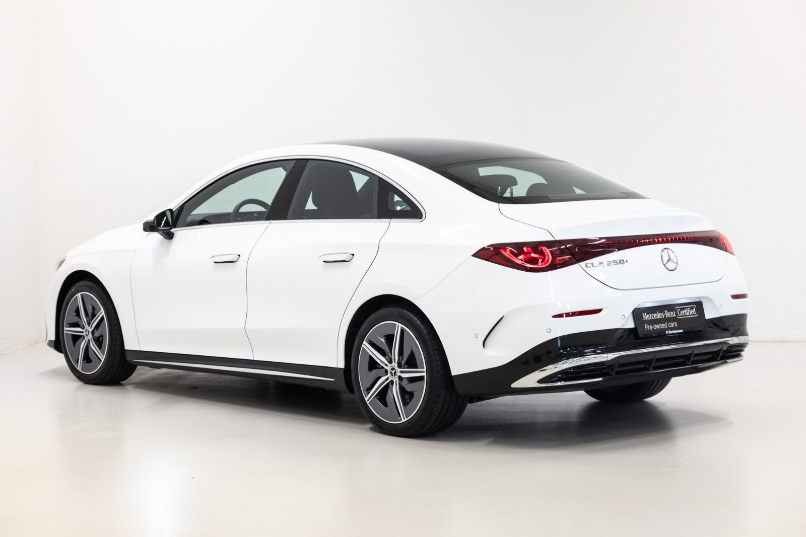 Hvid Mercedes CLA250+ fra 2025