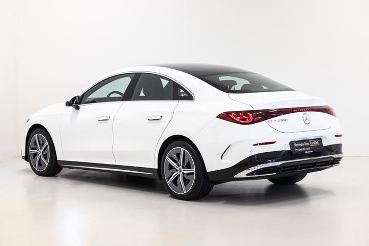 Hvid Mercedes CLA250+ fra 2025