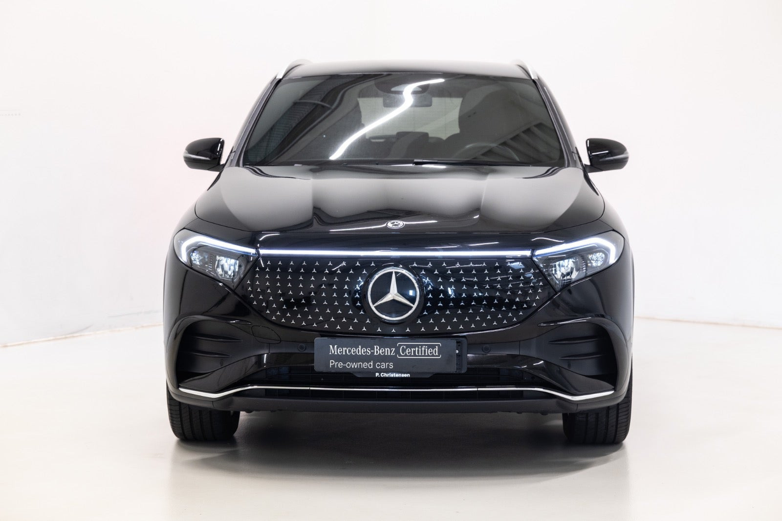 Sort Mercedes EQA350 fra 2025