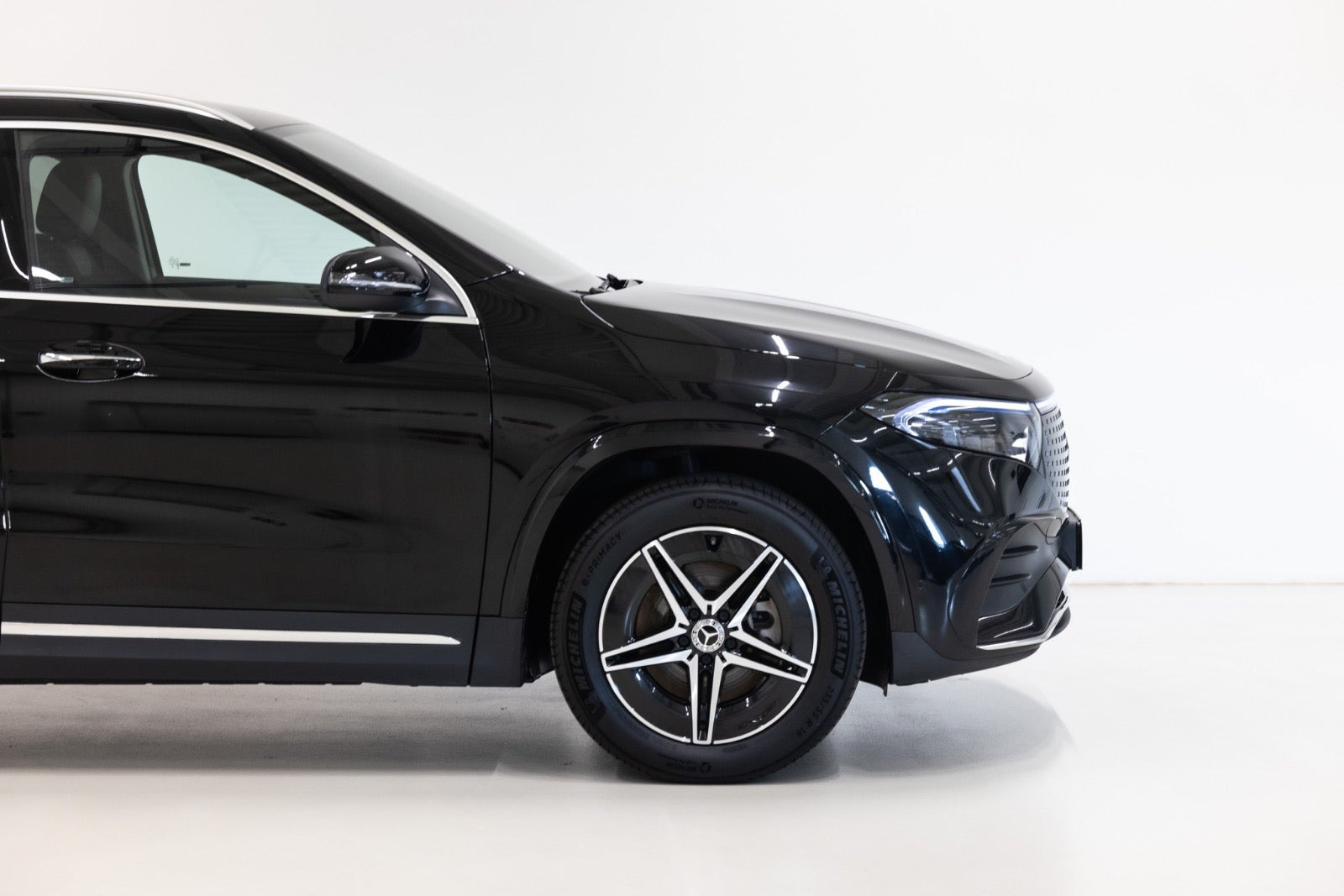 Sort Mercedes EQA350 fra 2025