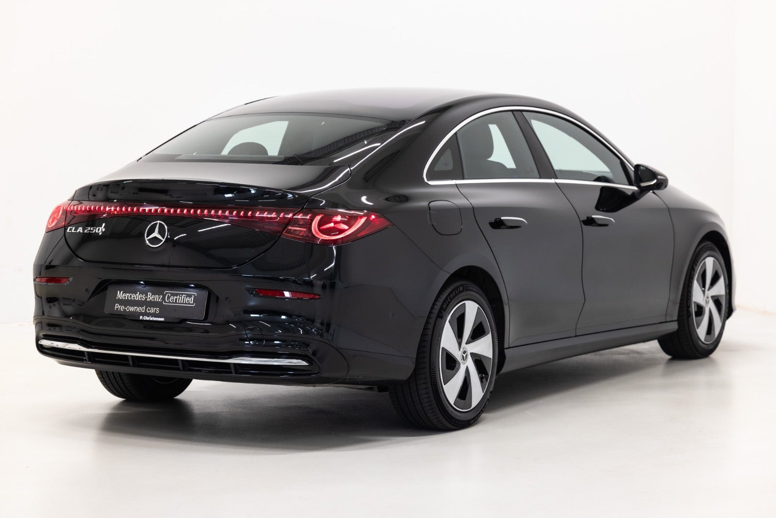Sort Mercedes CLA250+ fra 2025