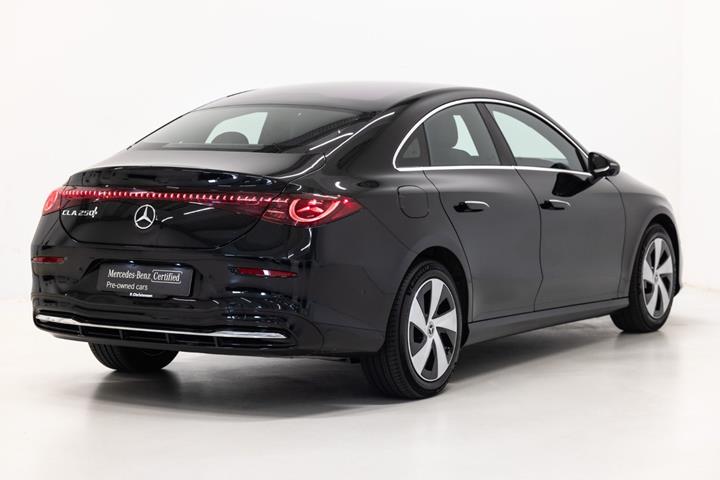 Sort Mercedes CLA250+ fra 2025