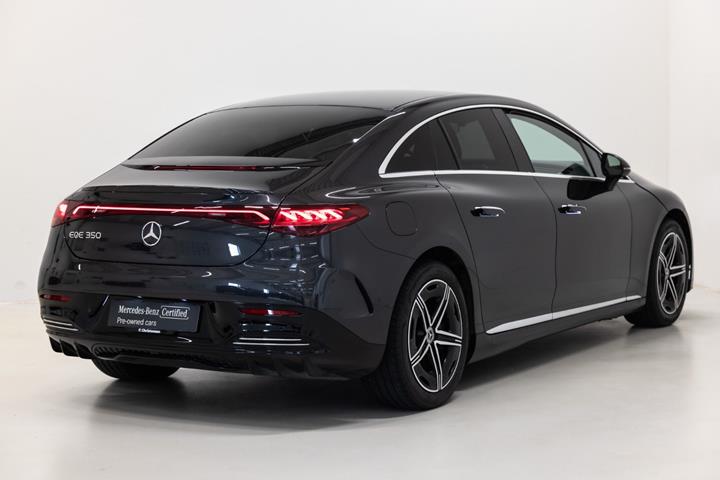 Grå Mercedes EQE350 fra 2024