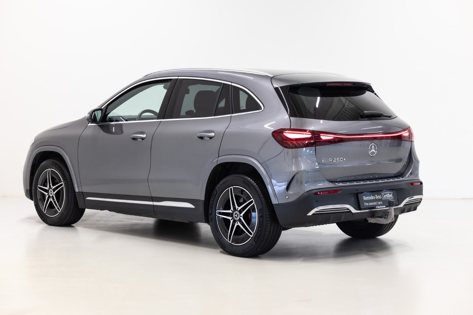 Grå Mercedes EQA250+ fra 2026