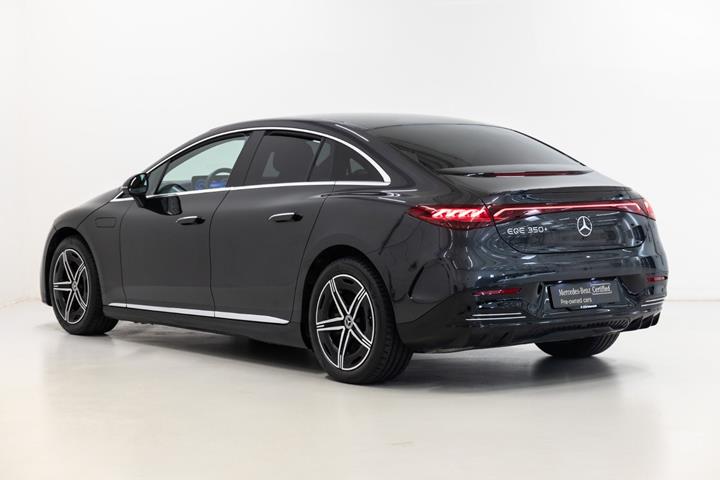 Grå Mercedes EQE350+ fra 2025