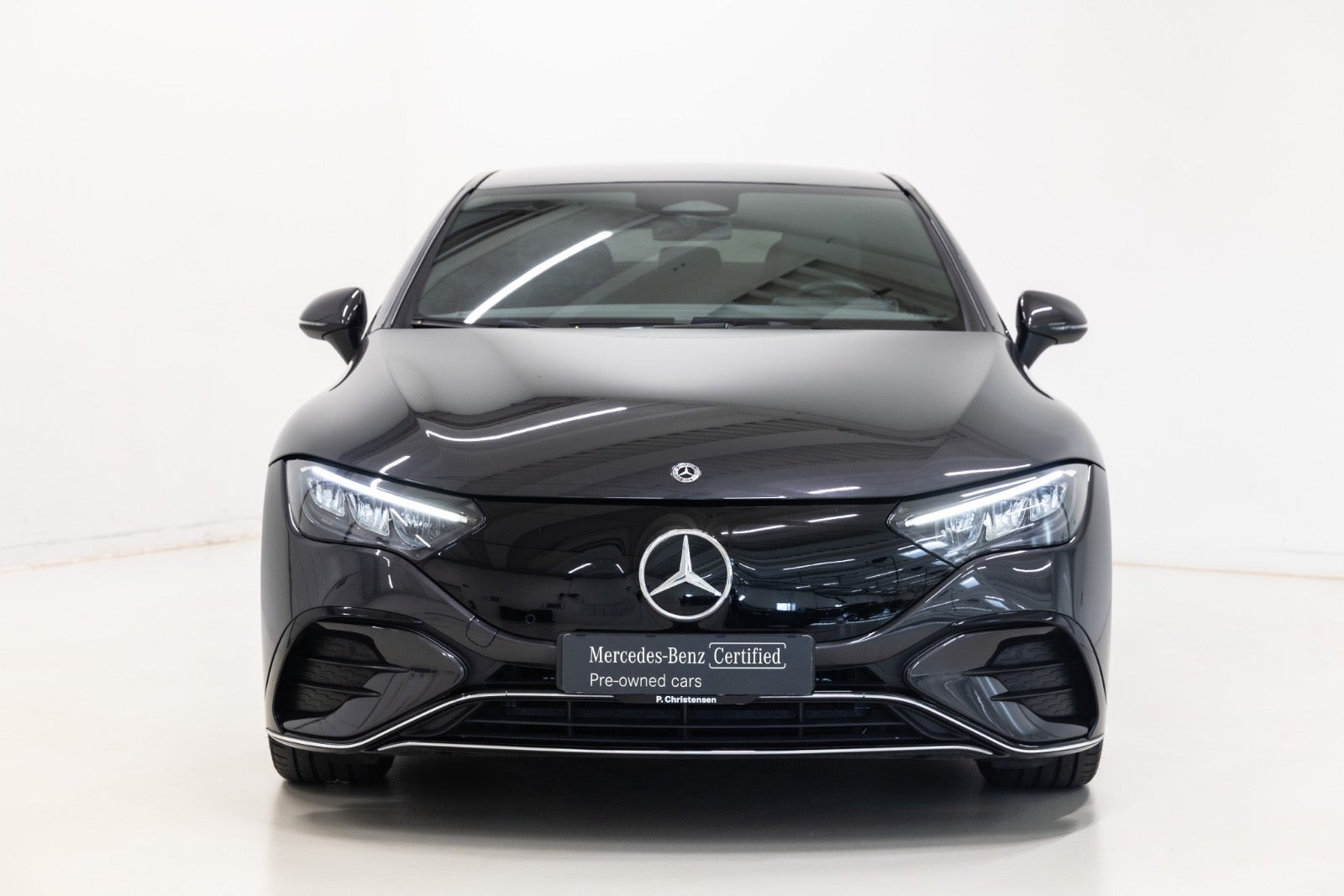 Grå Mercedes EQE350+ fra 2025