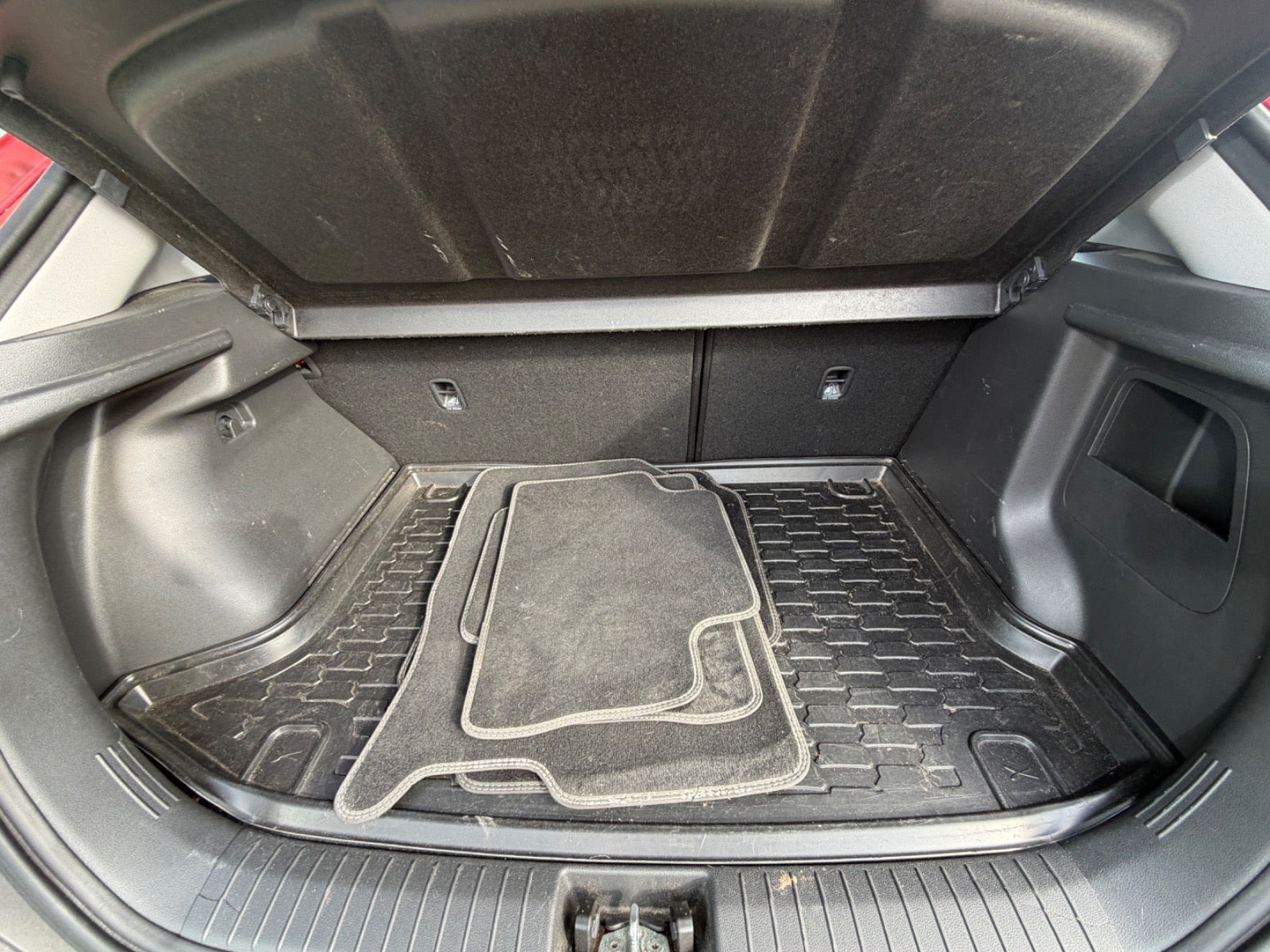 Grå Hyundai Kona fra 2020