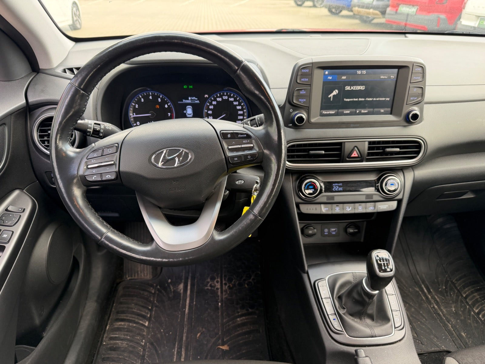 Grå Hyundai Kona fra 2020