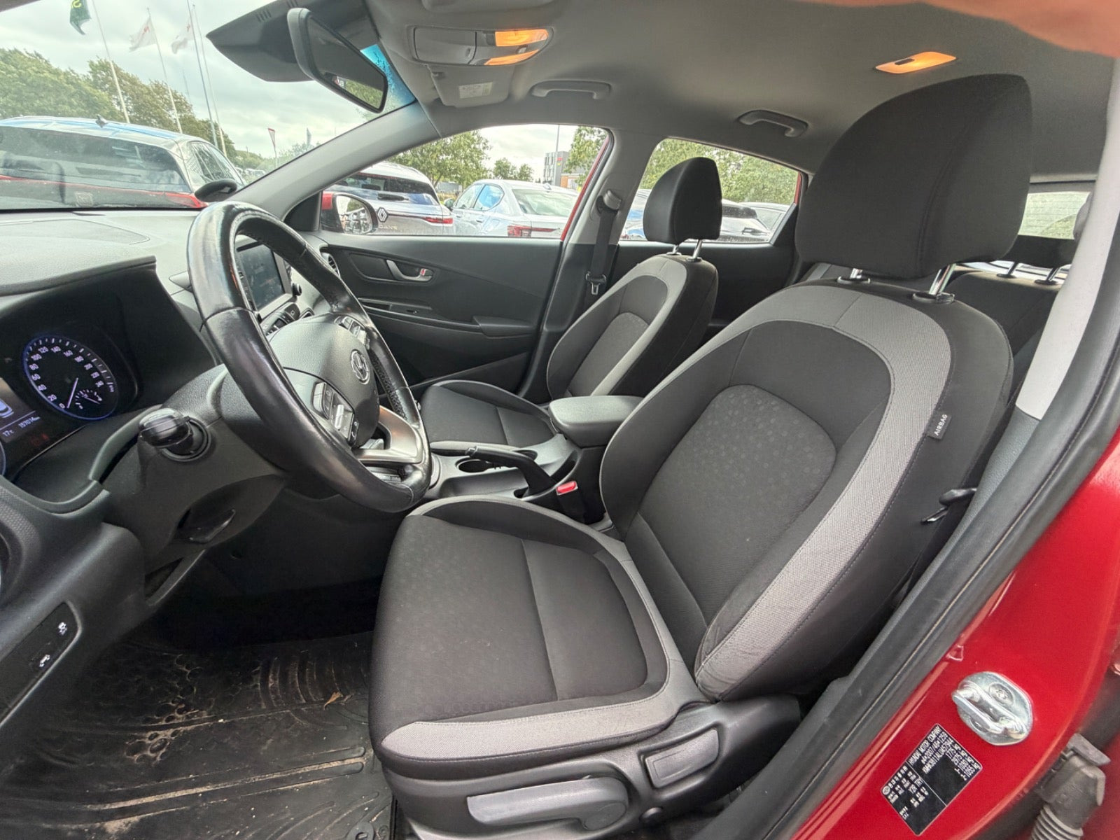 Grå Hyundai Kona fra 2020