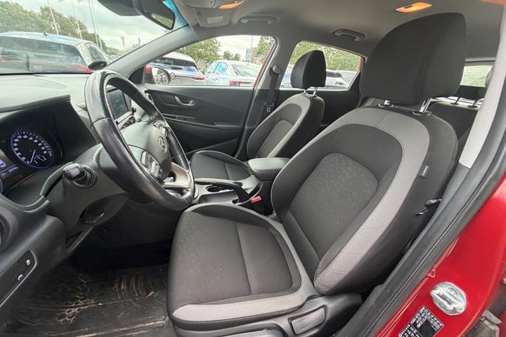 Grå Hyundai Kona fra 2020