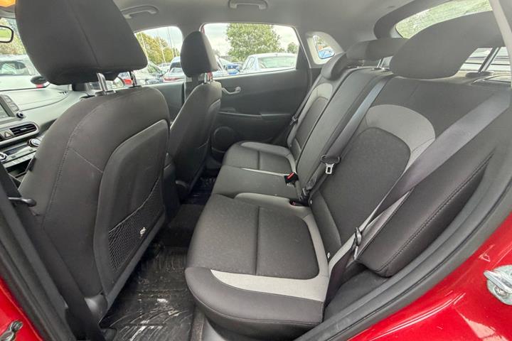Grå Hyundai Kona fra 2020