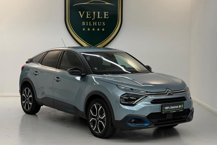 Grøn Citroën ë-C4 fra 2022 set udefra