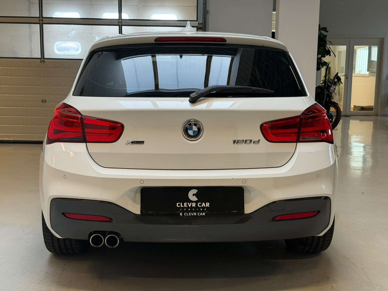 Hvid BMW 120d fra 2019