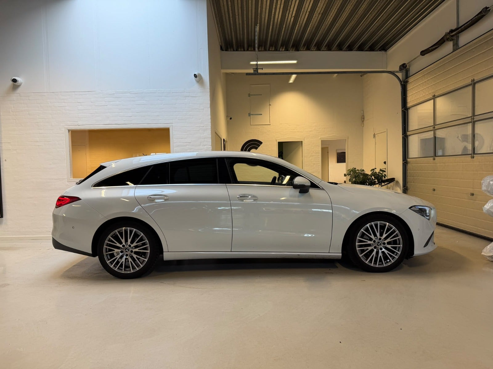 Hvid Mercedes CLA200 fra 2020