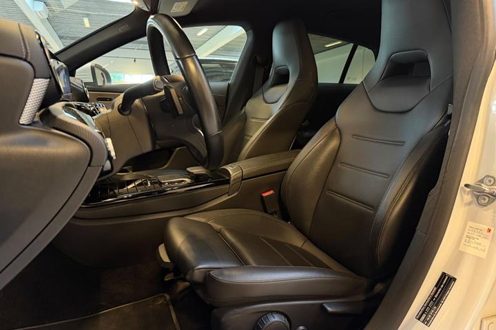 Hvid Mercedes CLA200 fra 2020