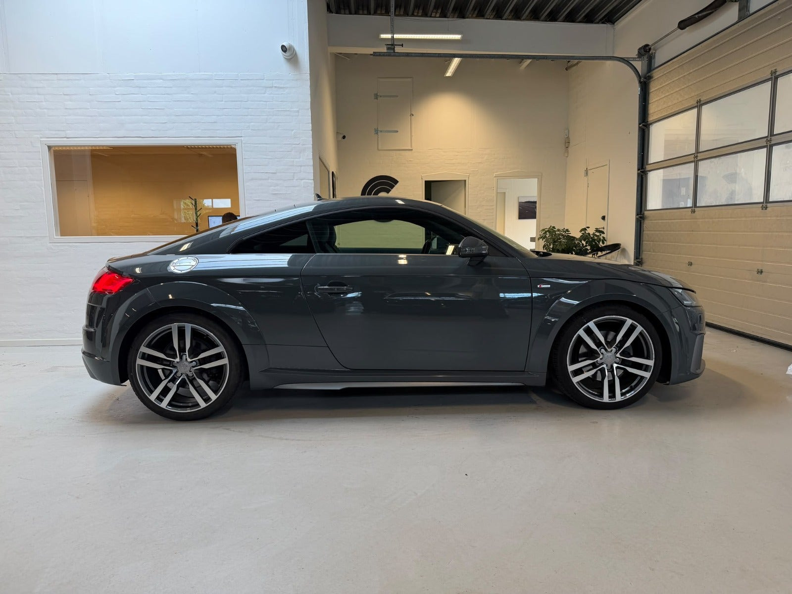 Grå Audi TT fra 2019