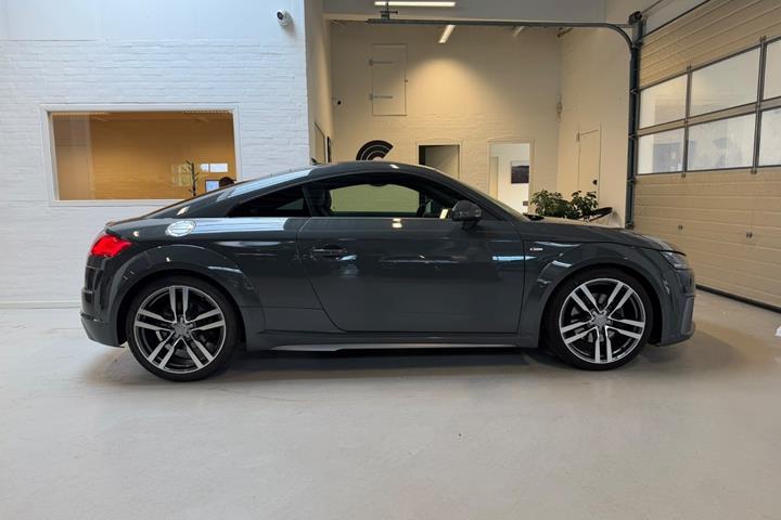Grå Audi TT fra 2019