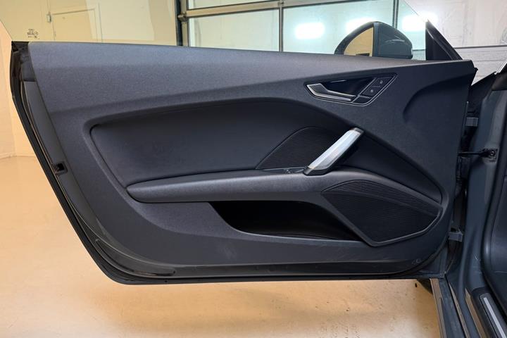 Grå Audi TT fra 2019