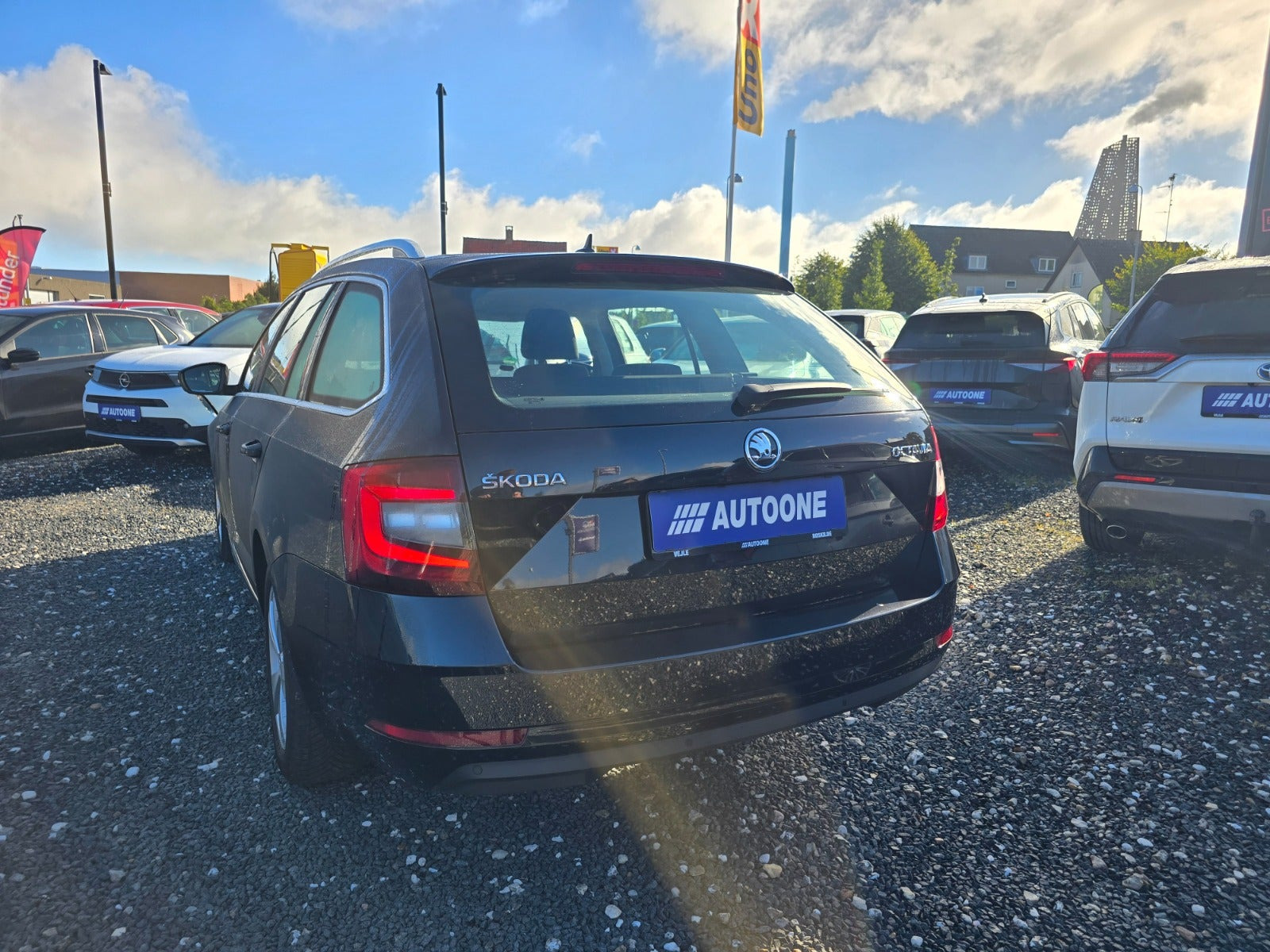 Sort Skoda Octavia fra 2020