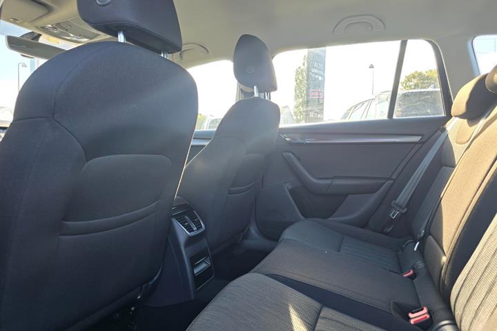 Sort Skoda Octavia fra 2020