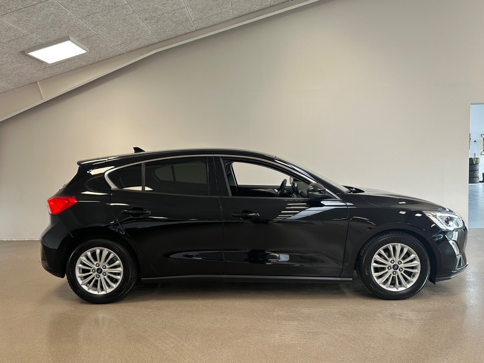 Sort Ford Focus fra 2019