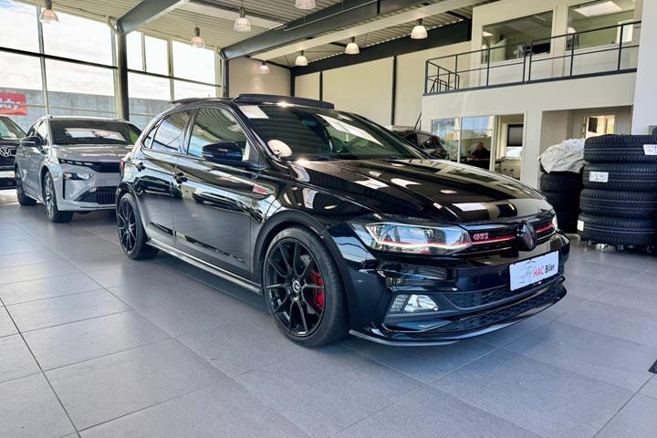 Sort VW Polo fra 2020