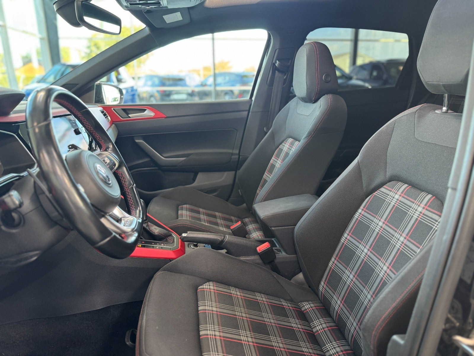 Sort VW Polo fra 2020