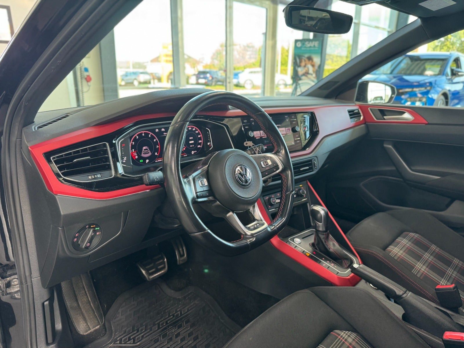 Sort VW Polo fra 2020
