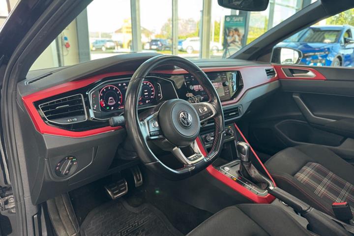 Sort VW Polo fra 2020