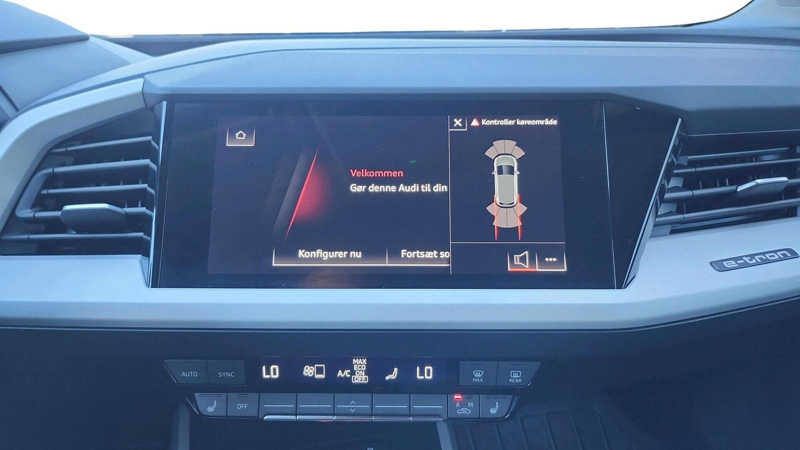 Grå Audi Q4 e-tron fra 2023