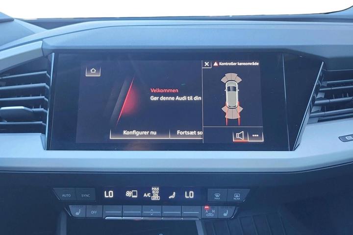 Grå Audi Q4 e-tron fra 2023