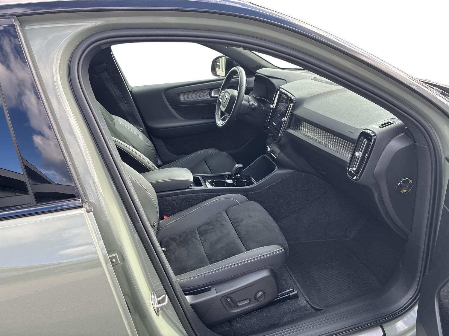 Grøn Volvo XC40 fra 2022