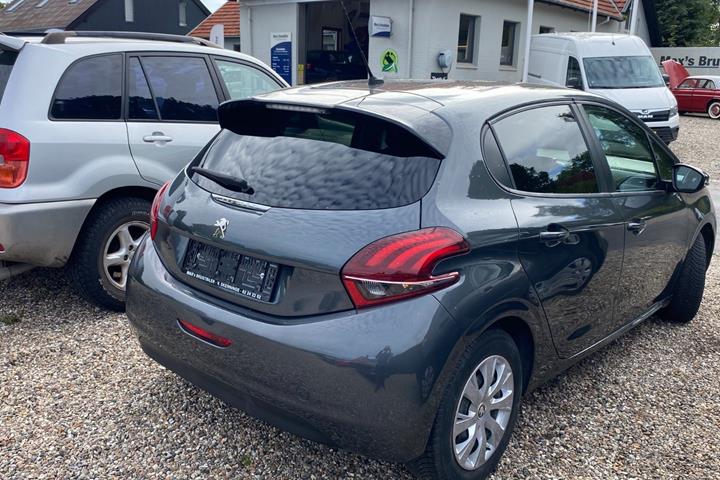undefined Peugeot 208 fra 2017