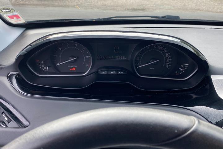 undefined Peugeot 208 fra 2017