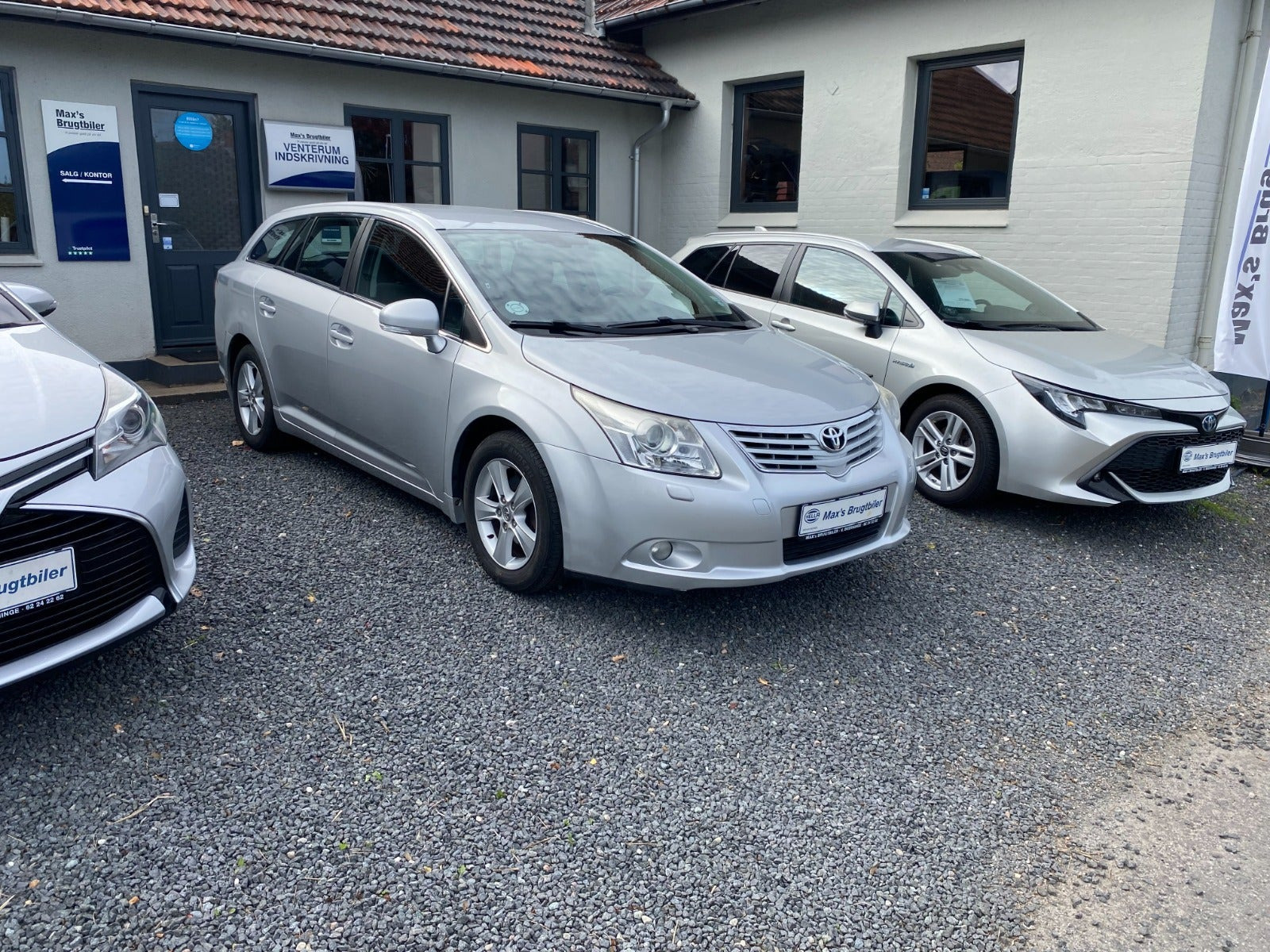 undefined Toyota Avensis fra 2010
