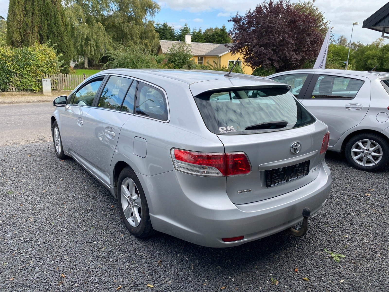 undefined Toyota Avensis fra 2010