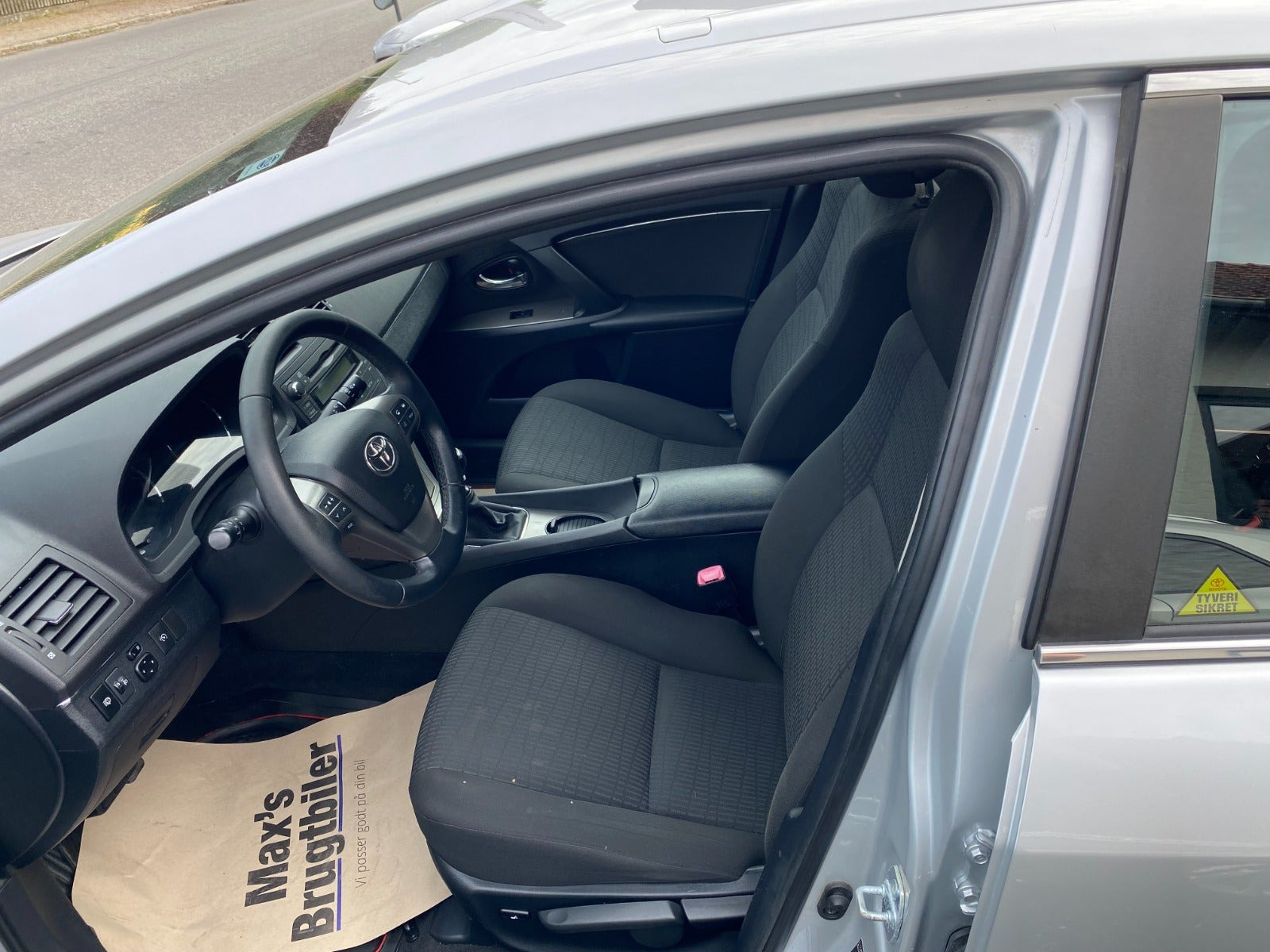 undefined Toyota Avensis fra 2010