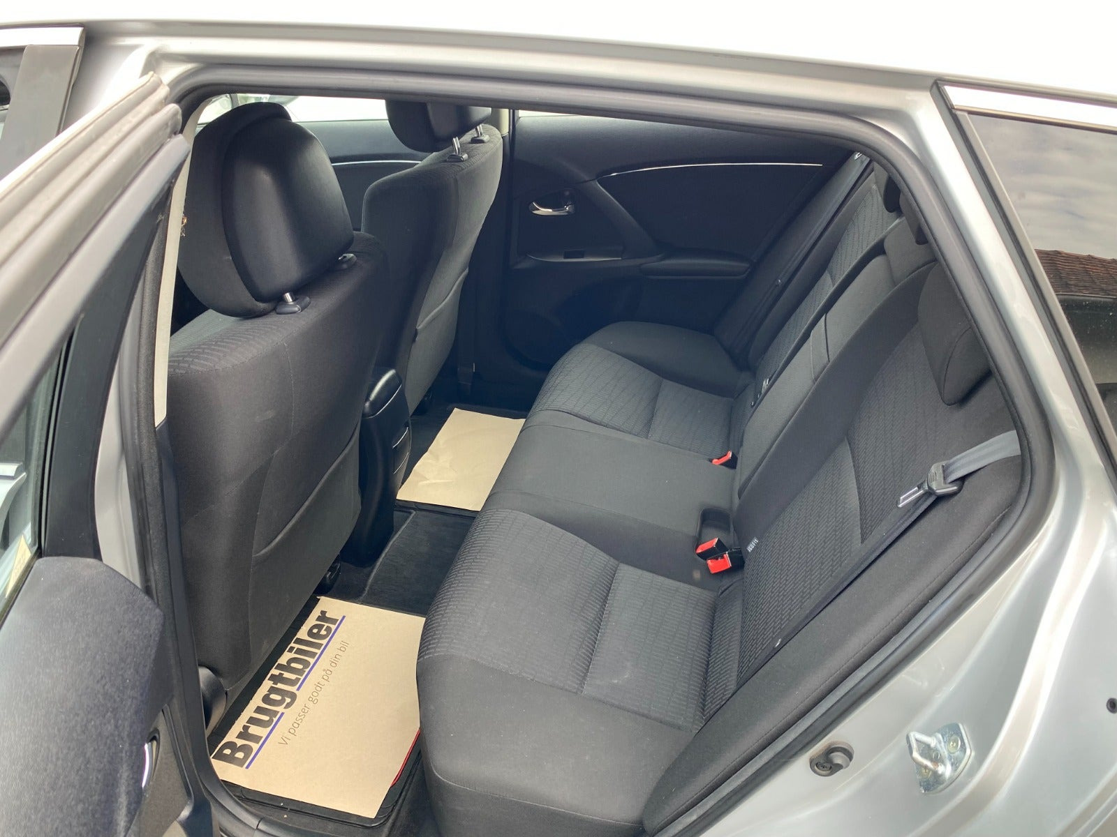undefined Toyota Avensis fra 2010