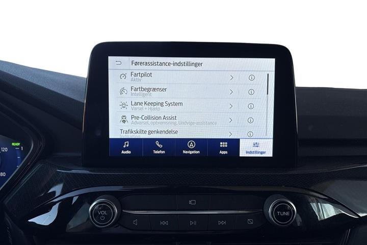 Rød Ford Kuga fra 2023